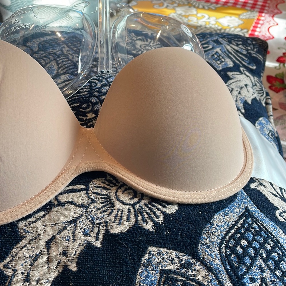 2 sticky bras
